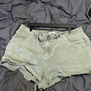 Good American High Waist cutoff shorts size 18